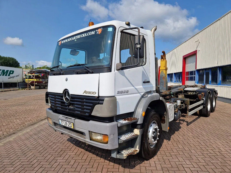 Mercedes-Benz Atego 2628 6x4 Euro 3 Manual Gear full steel suspension - Гаковий мультиліфт вантажівка: фото 2 Mercedes-Benz Atego 2628 6x4 Euro 3 Manual Gear full steel suspension - Гаковий мультиліфт вантажівка: фото 2