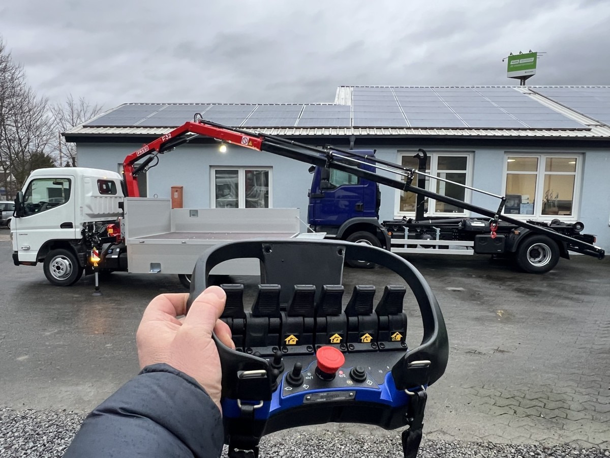 FUSO 3S15 Alu Pritsche 2.80m Ladekran Funk! - Легка бортова вантажівка: фото 2 FUSO 3S15 Alu Pritsche 2.80m Ladekran Funk! - Легка бортова вантажівка: фото 2