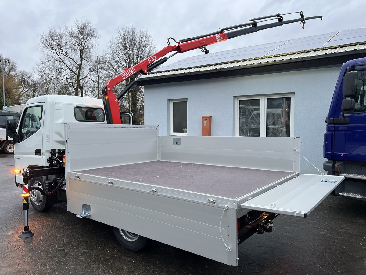 FUSO 3S15 Alu Pritsche 2.80m Ladekran Funk! sofort ve - Бортова вантажівка/ Платформа, Вантажівка з маніпулятором: фото 1 FUSO 3S15 Alu Pritsche 2.80m Ladekran Funk! sofort ve - Бортова вантажівка/ Платформа, Вантажівка з маніпулятором: фото 1