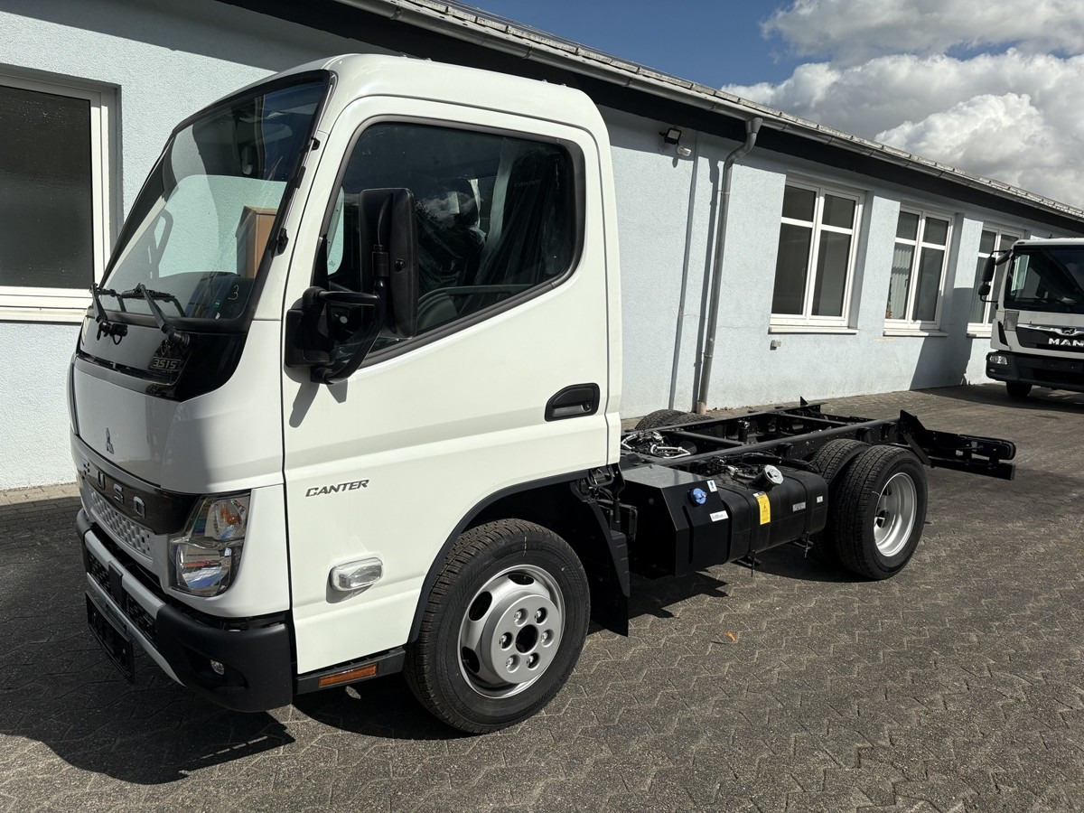 FUSO 3S15 Fahrgestell 2500 Nebenantrieb - Вантажівка шасі: фото 1 FUSO 3S15 Fahrgestell 2500 Nebenantrieb - Вантажівка шасі: фото 1