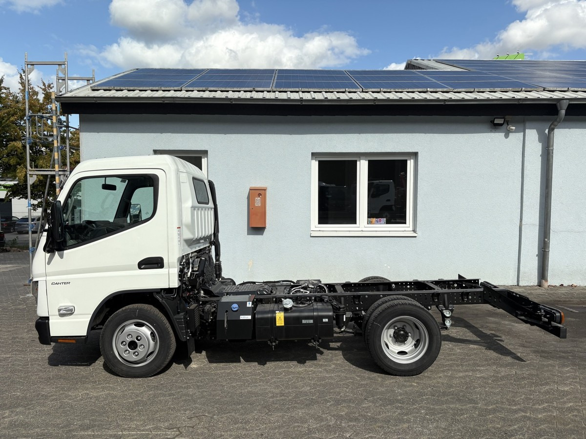 FUSO 3S15 Fahrgestell 2500 Nebenantrieb - Вантажівка шасі: фото 2 FUSO 3S15 Fahrgestell 2500 Nebenantrieb - Вантажівка шасі: фото 2