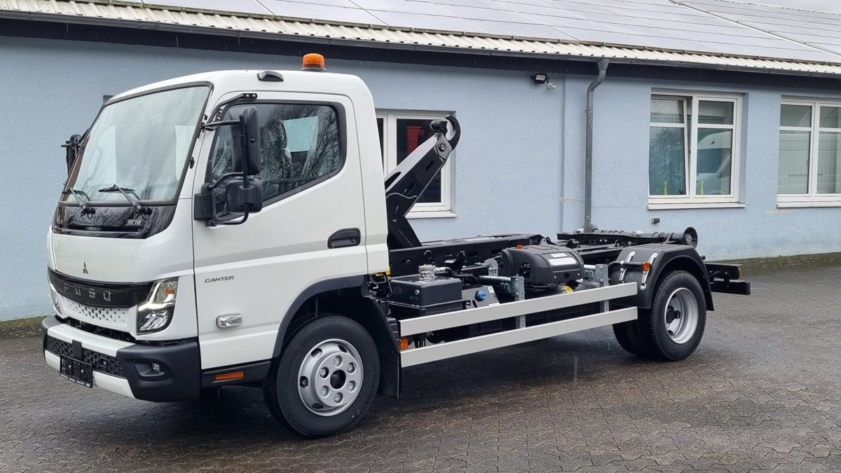 FUSO Canter FUSO 9C18 Duonic City Abrollkipper - Гаковий мультиліфт вантажівка: фото 3 FUSO Canter FUSO 9C18 Duonic City Abrollkipper - Гаковий мультиліфт вантажівка: фото 3