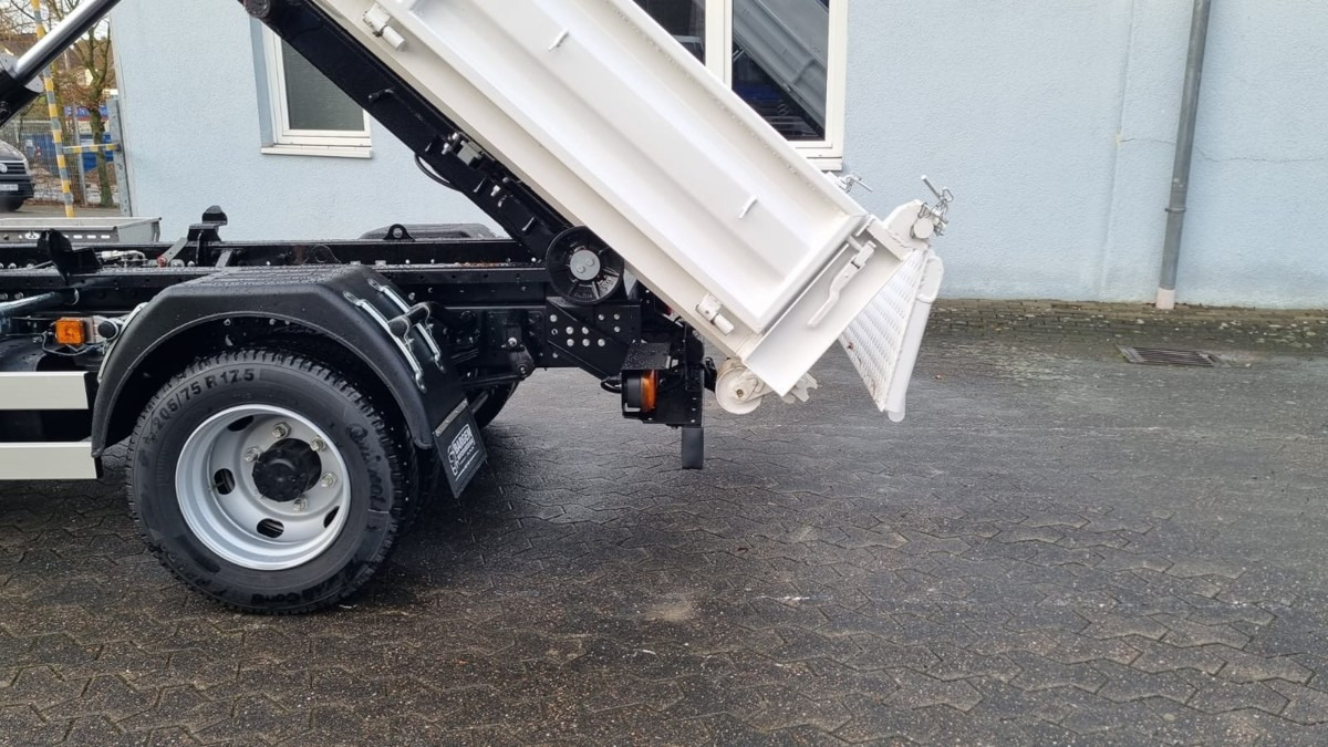 FUSO FUSO 9C18 40km/h City Abrollkipper WLF Swiss CH - Гаковий мультиліфт вантажівка: фото 4 FUSO FUSO 9C18 40km/h City Abrollkipper WLF Swiss CH - Гаковий мультиліфт вантажівка: фото 4