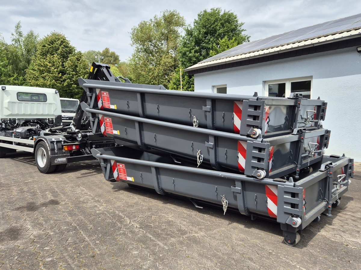 FUSO FUSO 9C18 40km/h City Abrollkipper WLF Swiss CH - Гаковий мультиліфт вантажівка: фото 2 FUSO FUSO 9C18 40km/h City Abrollkipper WLF Swiss CH - Гаковий мультиліфт вантажівка: фото 2