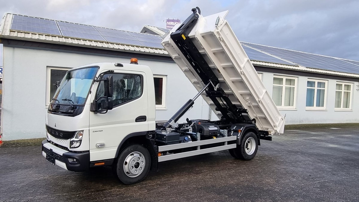 FUSO FUSO 9C18 Duonic City Abrollkipper GG 8.55t AHK - Гаковий мультиліфт вантажівка: фото 1 FUSO FUSO 9C18 Duonic City Abrollkipper GG 8.55t AHK - Гаковий мультиліфт вантажівка: фото 1