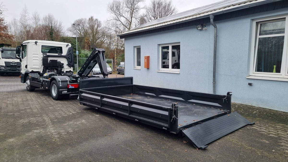 MAN TGL 12.220 BL NEU City Abrollkipper 8t TipMatic - Гаковий мультиліфт вантажівка: фото 2 MAN TGL 12.220 BL NEU City Abrollkipper 8t TipMatic - Гаковий мультиліфт вантажівка: фото 2