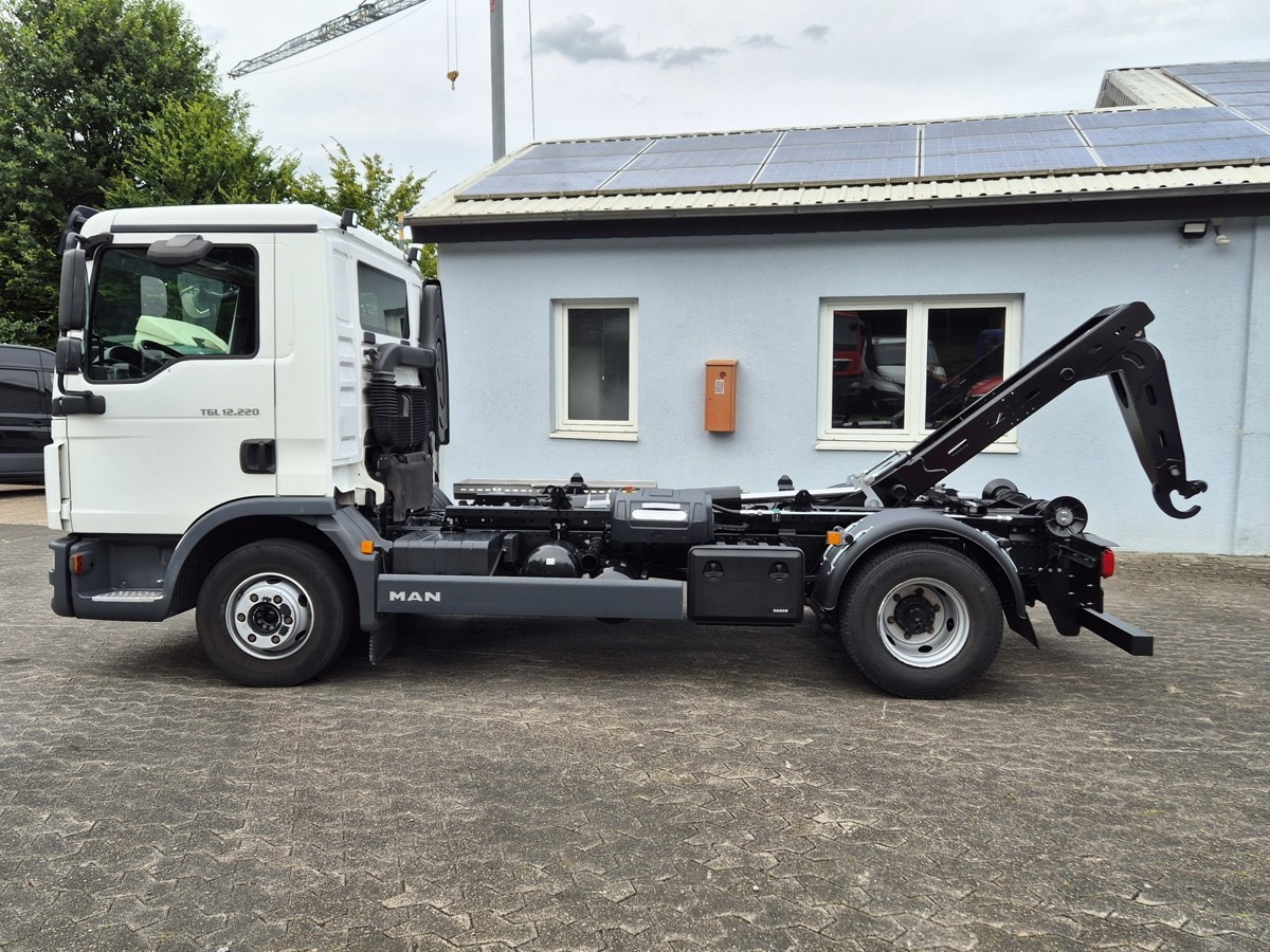 MAN TGL 12.250 BL City Abrollkipper AHK Euro 6 - Гаковий мультиліфт вантажівка: фото 4 MAN TGL 12.250 BL City Abrollkipper AHK Euro 6 - Гаковий мультиліфт вантажівка: фото 4