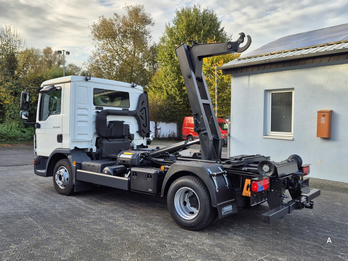 Гаковий мультиліфт вантажівка MAN TGL 8.190 BL City Abrollkipper Aut., 2 x AHK sof: фото 9 Гаковий мультиліфт вантажівка MAN TGL 8.190 BL City Abrollkipper Aut., 2 x AHK sof: фото 9