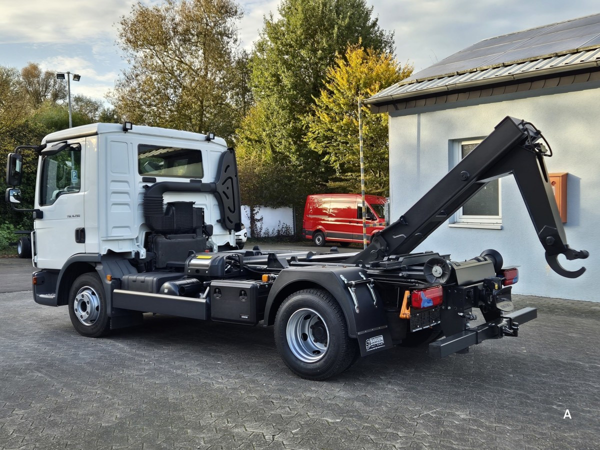 Гаковий мультиліфт вантажівка MAN TGL 8.190 BL City Abrollkipper Aut., 2 x AHK sof: фото 8 Гаковий мультиліфт вантажівка MAN TGL 8.190 BL City Abrollkipper Aut., 2 x AHK sof: фото 8