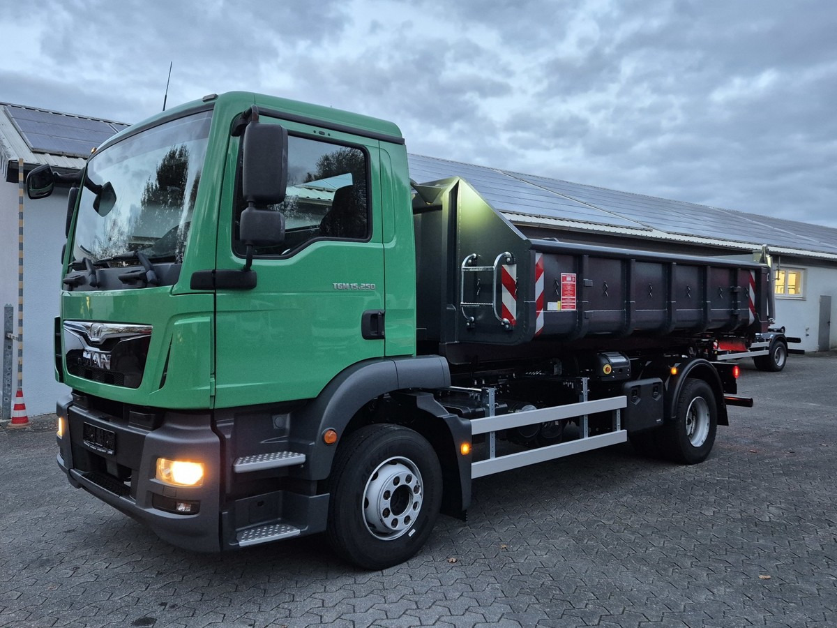 MAN TGM 15.250 Abrollkipper Multi Haken 900-1570mm - Гаковий мультиліфт вантажівка: фото 1 MAN TGM 15.250 Abrollkipper Multi Haken 900-1570mm - Гаковий мультиліфт вантажівка: фото 1