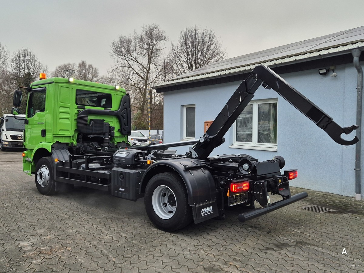 MAN TGM 15.290 BL Aut. Abrollkipper AHK - Гаковий мультиліфт вантажівка: фото 2 MAN TGM 15.290 BL Aut. Abrollkipper AHK - Гаковий мультиліфт вантажівка: фото 2