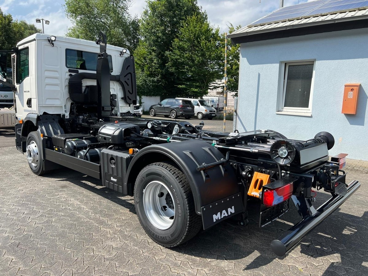 MAN TGM 15.290 BL Aut. Abrollkipper AHK - Гаковий мультиліфт вантажівка: фото 4 MAN TGM 15.290 BL Aut. Abrollkipper AHK - Гаковий мультиліфт вантажівка: фото 4
