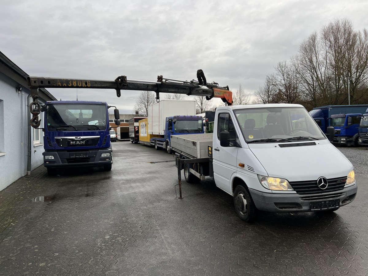 Легка бортова вантажівка MERCEDES-BENZ Sprinter 413 313 Pritsche Kran Palfinger PC2300: фото 11