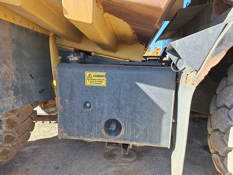 Кар'єрний самоскид KOMATSU HD605-7EO: фото 9