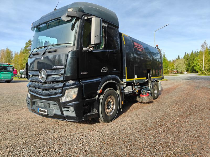 Brock SL280/2 MB Actros 1833 - Підмітально-прибиральна машина: фото 2 Brock SL280/2 MB Actros 1833 - Підмітально-прибиральна машина: фото 2