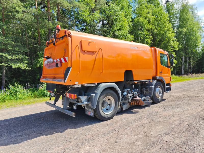 Bucher Cityfant 60 MB Atego - Підмітально-прибиральна машина: фото 4 Bucher Cityfant 60 MB Atego - Підмітально-прибиральна машина: фото 4