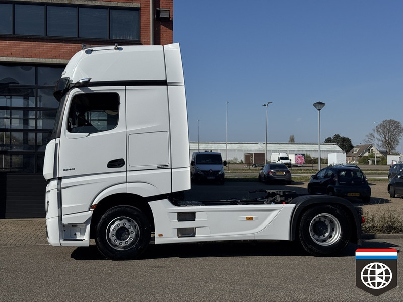 Mercedes-Benz ACTROS 1848 Gigaspace ** LIMITED EDITION** / FULL SPOILER / 2x TANK / NIGHT ac / - Тягач: фото 3 Mercedes-Benz ACTROS 1848 Gigaspace ** LIMITED EDITION** / FULL SPOILER / 2x TANK / NIGHT ac / - Тягач: фото 3