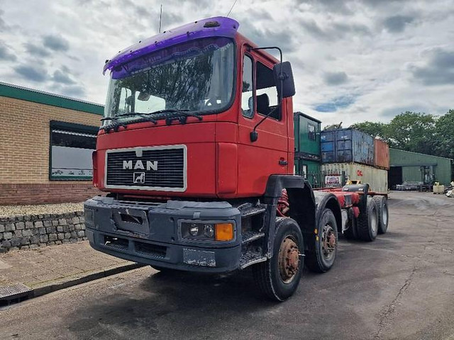 MAN 35.402 VFK - Вантажівка шасі: фото 1 MAN 35.402 VFK - Вантажівка шасі: фото 1