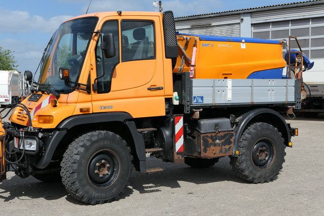 Unimog U 300 4x4, Schmidt, Streuer, Schild, Klima,27tkm - Комерційний автомобіль: фото 2 Unimog U 300 4x4, Schmidt, Streuer, Schild, Klima,27tkm - Комерційний автомобіль: фото 2