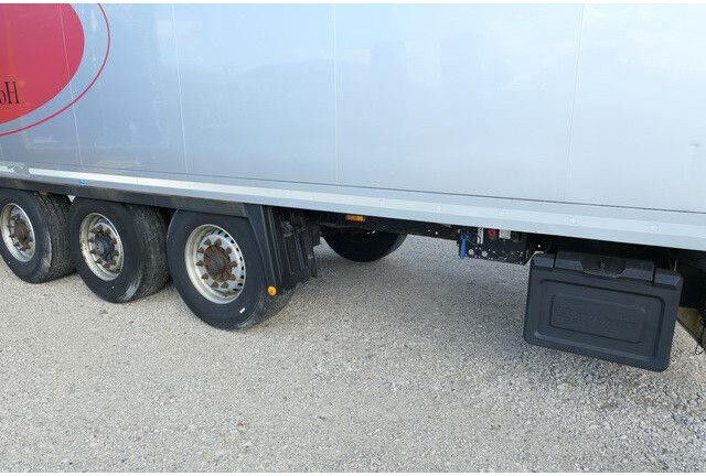 Krone SD, Isoliert, Luft-Lift, BPW, Scheibenbremse - Закритий кузов напівпричіп: фото 5 Krone SD, Isoliert, Luft-Lift, BPW, Scheibenbremse - Закритий кузов напівпричіп: фото 5