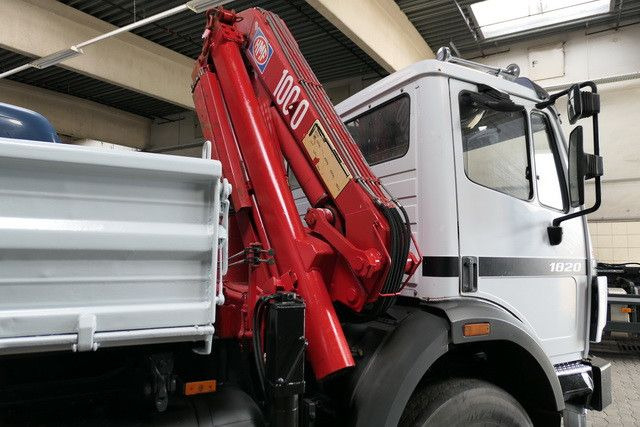 Mercedes-Benz 1820 AK 4x4, HMF 1003 K2, Allrad, AHK, Blattfed. - Самоскид вантажівка, Вантажівка з маніпулятором: фото 3 Mercedes-Benz 1820 AK 4x4, HMF 1003 K2, Allrad, AHK, Blattfed. - Самоскид вантажівка, Вантажівка з маніпулятором: фото 3