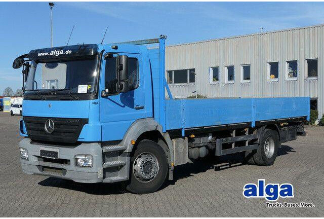 Mercedes-Benz 1824 L Axor 4x2, 3. Sitz, AHK, Gerüstbau, Klima - Бортова вантажівка/ Платформа: фото 1 Mercedes-Benz 1824 L Axor 4x2, 3. Sitz, AHK, Gerüstbau, Klima - Бортова вантажівка/ Платформа: фото 1