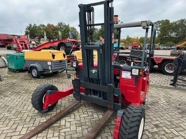 Moffett M4 25.3, Mitnahmestapler, 2.500kg, 3m Hubhöhe - Мобільний вилковий навантажувач: фото 4 Moffett M4 25.3, Mitnahmestapler, 2.500kg, 3m Hubhöhe - Мобільний вилковий навантажувач: фото 4