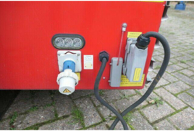 ROSENBAUER ROSENBAUER/Feuerwehr/Wasserwerfer - Пожежна машина: фото 3 ROSENBAUER ROSENBAUER/Feuerwehr/Wasserwerfer - Пожежна машина: фото 3