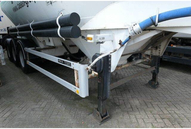 SPITZER SF 2737 PI, Zement, 37m³, Alu-Felgen, 1 Kammer - Напівпричіп цистерна: фото 3 SPITZER SF 2737 PI, Zement, 37m³, Alu-Felgen, 1 Kammer - Напівпричіп цистерна: фото 3