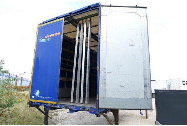 Stern BDF, Schiebeplane, Alu-Bordwände - Вантажівка шасі: фото 4 Stern BDF, Schiebeplane, Alu-Bordwände - Вантажівка шасі: фото 4