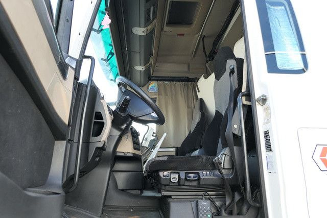 MAN 18.500 TGX 4x2, Intarder, Spoiler, Klima,2x Tank - Тягач: фото 4 MAN 18.500 TGX 4x2, Intarder, Spoiler, Klima,2x Tank - Тягач: фото 4