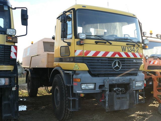 Mercedes-Benz 2035 AK Actros 4x4, Kehrmaschine Schmidt, Allrad - Вантажівка: фото 4 Mercedes-Benz 2035 AK Actros 4x4, Kehrmaschine Schmidt, Allrad - Вантажівка: фото 4