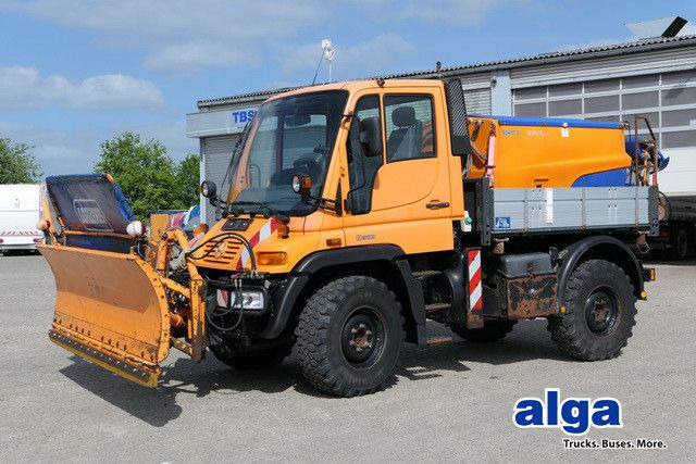 Unimog U 300 4x4, Schmidt, Streuer, Schild, Klima,27tkm - Вантажівка: фото 1 Unimog U 300 4x4, Schmidt, Streuer, Schild, Klima,27tkm - Вантажівка: фото 1