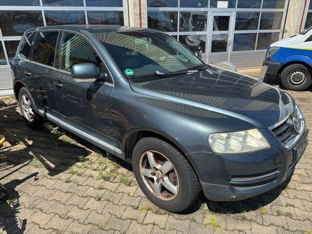 Volkswagen Touareg 3.2 V6/ GETRIEBESCHADEN /Motor läuft! - Легка бортова вантажівка: фото 3 Volkswagen Touareg 3.2 V6/ GETRIEBESCHADEN /Motor läuft! - Легка бортова вантажівка: фото 3