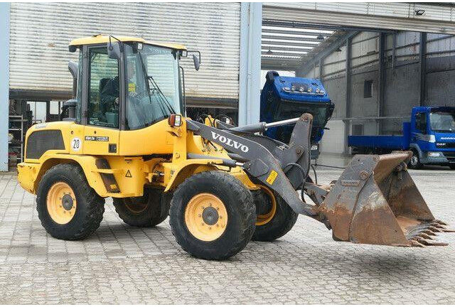 Volvo L30G, 4+1 Schaufel, Palettengabel, Hydr. S.W.S. - Колісний навантажувач: фото 2 Volvo L30G, 4+1 Schaufel, Palettengabel, Hydr. S.W.S. - Колісний навантажувач: фото 2