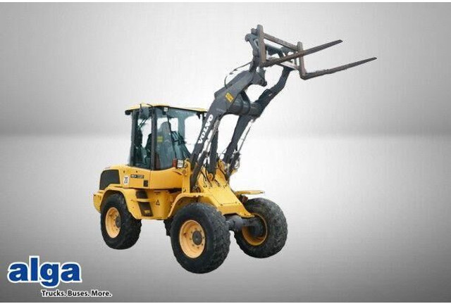 Volvo L30G, 4+1 Schaufel, Palettengabel, Hydr. S.W.S. - Колісний навантажувач: фото 1 Volvo L30G, 4+1 Schaufel, Palettengabel, Hydr. S.W.S. - Колісний навантажувач: фото 1
