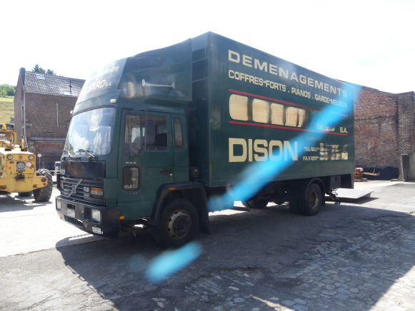 Camion de déménagement avec haillon arrière Volvo FL6-140 (1986-451.079 km-VIN:YB1E6AXGB405329) - Вантажівка з закритим кузовом: фото 1 Camion de déménagement avec haillon arrière Volvo FL6-140 (1986-451.079 km-VIN:YB1E6AXGB405329) - Вантажівка з закритим кузовом: фото 1