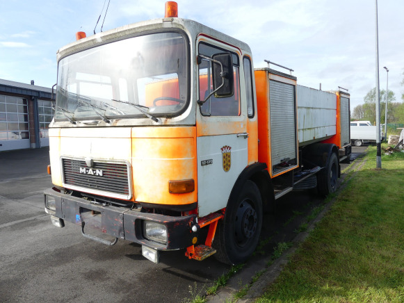 Camion de pompier MAN 12F (1984-285.497 km) - Пожежна машина: фото 1 Camion de pompier MAN 12F (1984-285.497 km) - Пожежна машина: фото 1