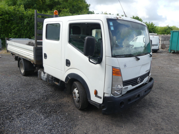 Camionnette double cabine et benne tri benne Nissan Cabstar (2009-215.641 km) - Самоскид вантажівка: фото 2 Camionnette double cabine et benne tri benne Nissan Cabstar (2009-215.641 km) - Самоскид вантажівка: фото 2