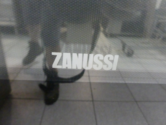 Four/micro ondes encastrable Zanussi ZKC38313 - Обладнання для харчової промисловості: фото 3 Four/micro ondes encastrable Zanussi ZKC38313 - Обладнання для харчової промисловості: фото 3