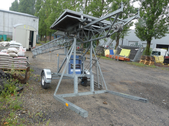 Monte charge tractable Intermat BL400G - Будівельне обладнання: фото 1 Monte charge tractable Intermat BL400G - Будівельне обладнання: фото 1