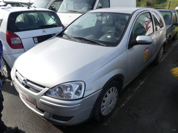 Voiture Opel Corsa - Легковий автомобіль: фото 1 Voiture Opel Corsa - Легковий автомобіль: фото 1