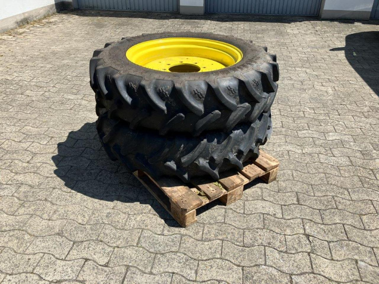 Alliance 320/85R28 - Шина в категорії Сільськогосподарська техніка: фото 1 Alliance 320/85R28 - Шина в категорії Сільськогосподарська техніка: фото 1