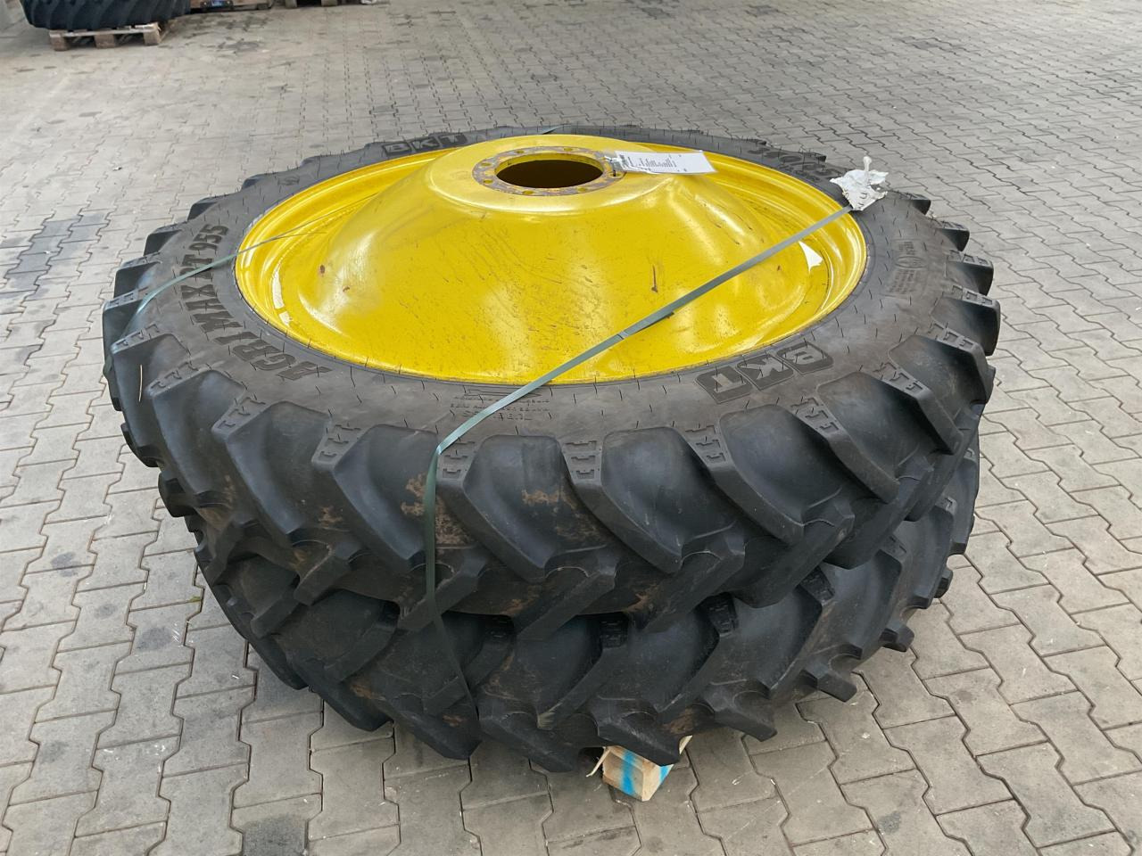 BKT 340/85R48 - Шина в категорії Сільськогосподарська техніка: фото 1 BKT 340/85R48 - Шина в категорії Сільськогосподарська техніка: фото 1