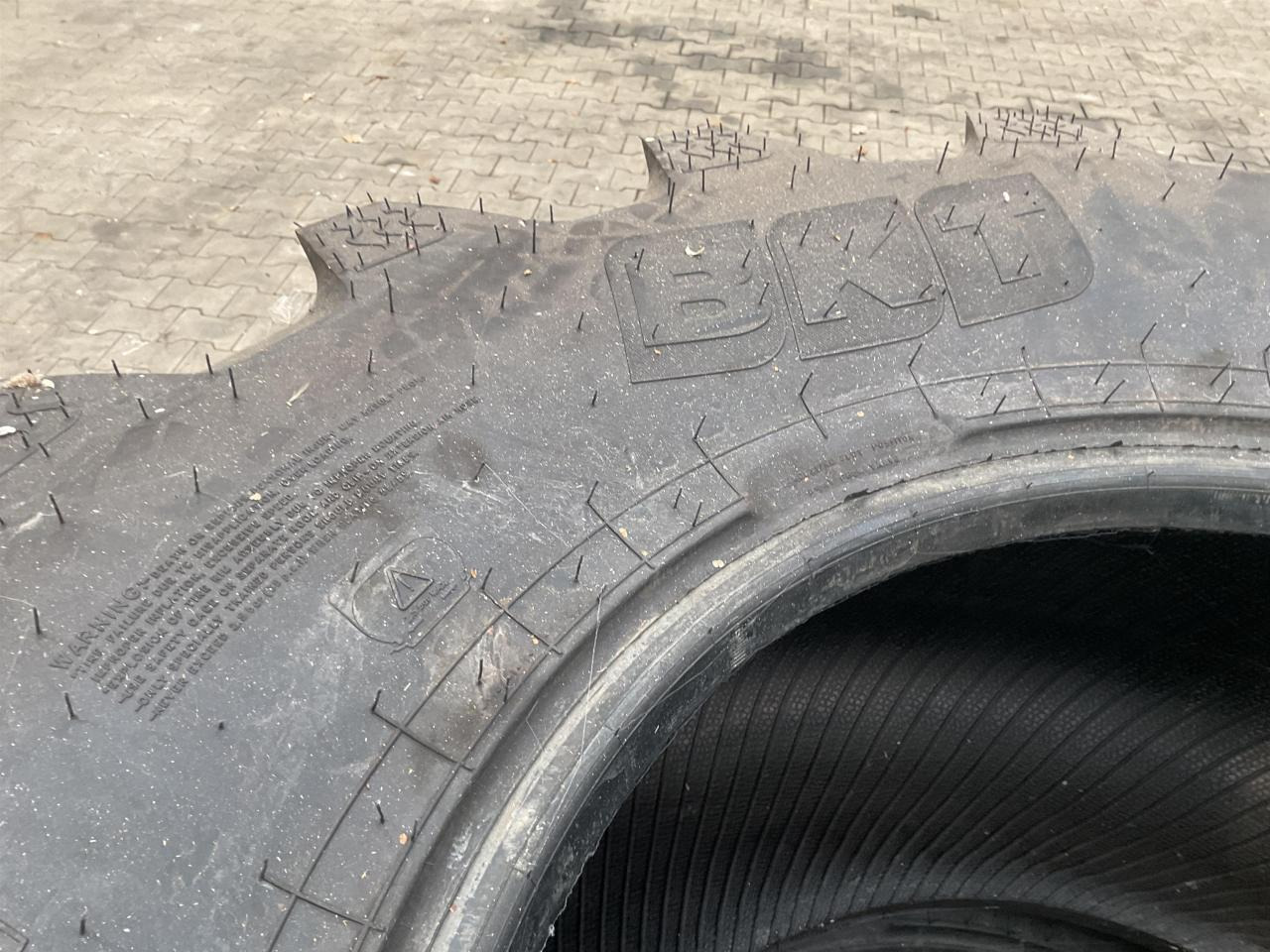 BKT 600/65R28 - Шина в категорії Сільськогосподарська техніка: фото 3 BKT 600/65R28 - Шина в категорії Сільськогосподарська техніка: фото 3