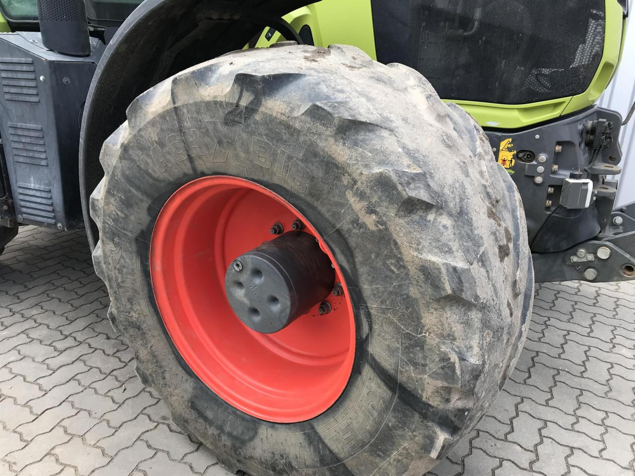 Трактор CLAAS Axion 870: фото 11