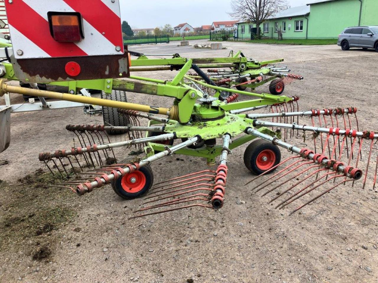CLAAS Liner 3000 - Сіноворушилка: фото 3 CLAAS Liner 3000 - Сіноворушилка: фото 3
