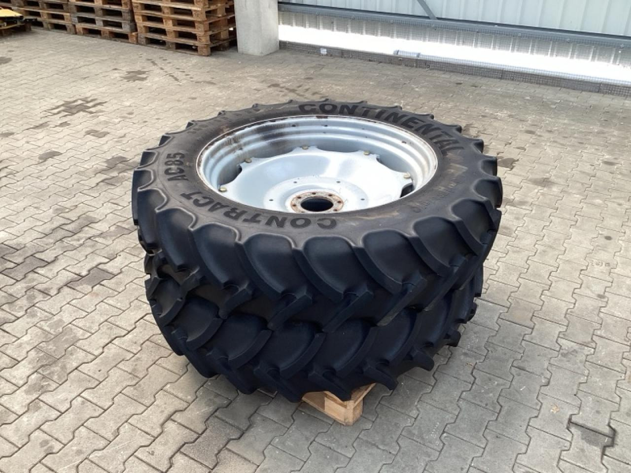 Continental 340/85R38 - Шина в категорії Сільськогосподарська техніка: фото 1 Continental 340/85R38 - Шина в категорії Сільськогосподарська техніка: фото 1