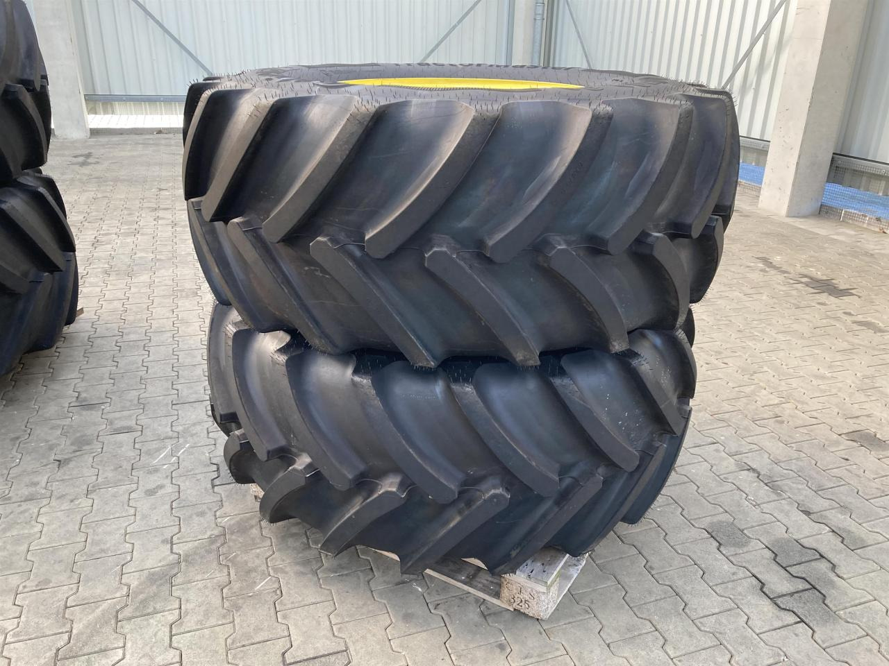 Continental 600/70R30 - Шина в категорії Сільськогосподарська техніка: фото 1 Continental 600/70R30 - Шина в категорії Сільськогосподарська техніка: фото 1