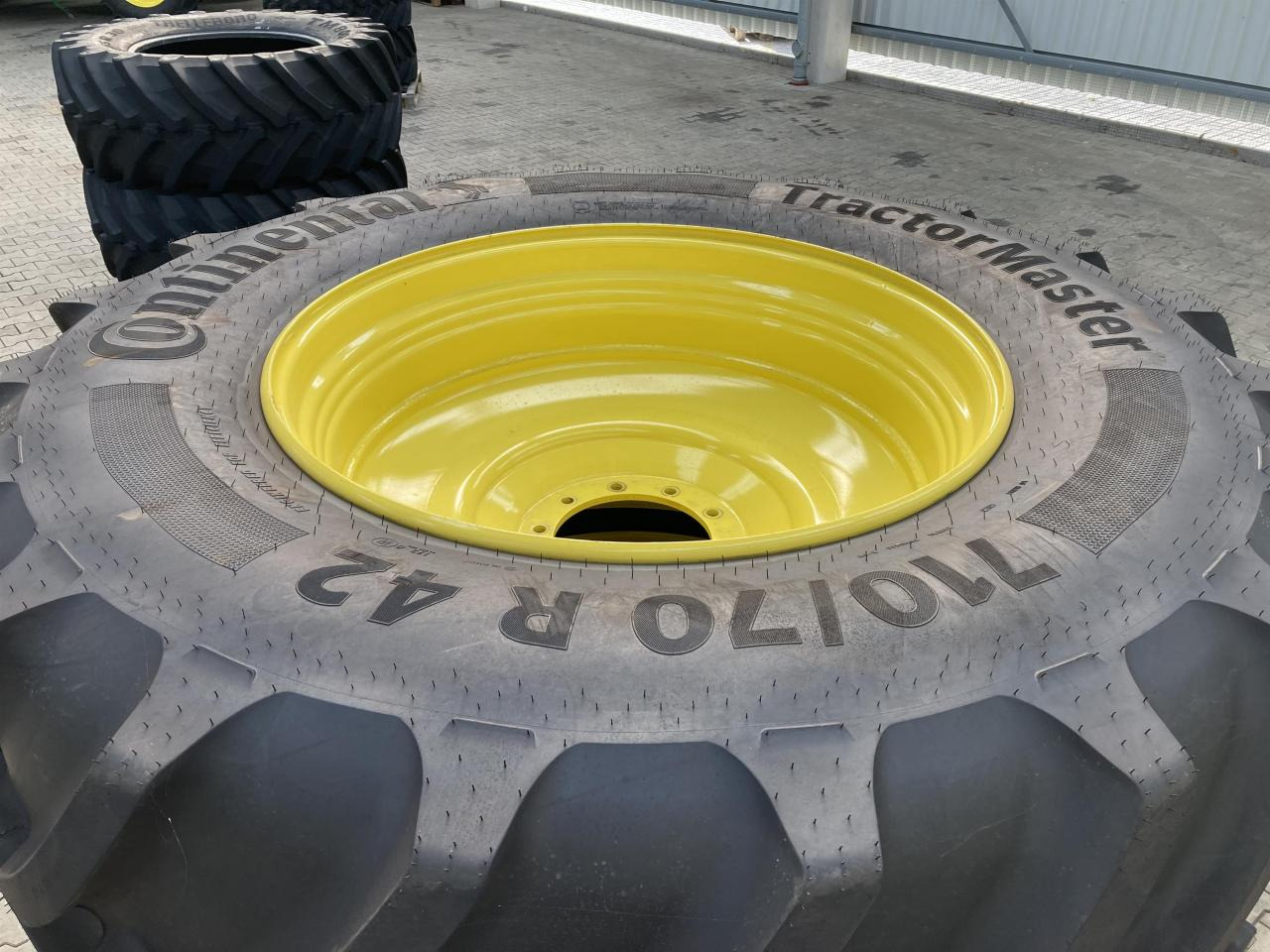 Continental 710/70R42 - Шина в категорії Сільськогосподарська техніка: фото 3 Continental 710/70R42 - Шина в категорії Сільськогосподарська техніка: фото 3